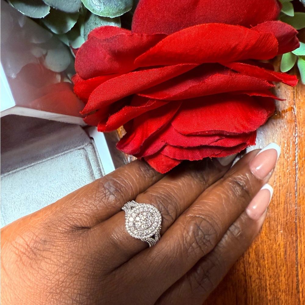 Elegant Silver Diamond Ring